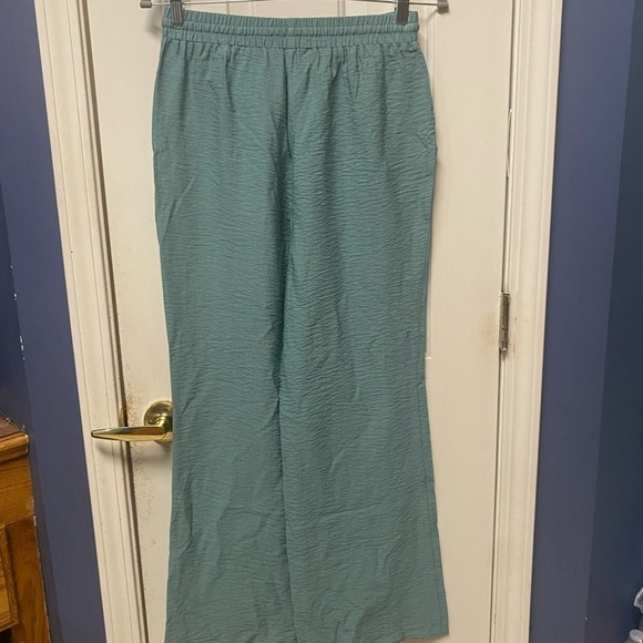 Happily Grey Cozy cotton Terry Drawstring high rise wide leg pants M
NWT - Picture 4 of 11